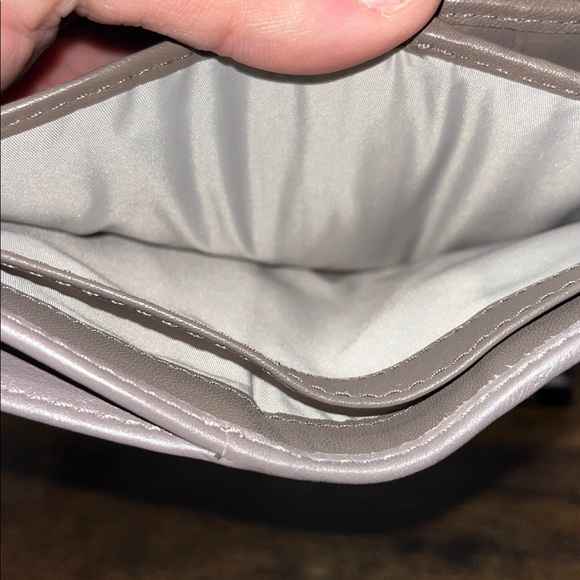 Coach Wallet with Silver Hardware/ Great Condition.. - Picture 5 of 11